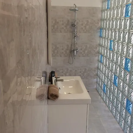Apartman Furedi Virag