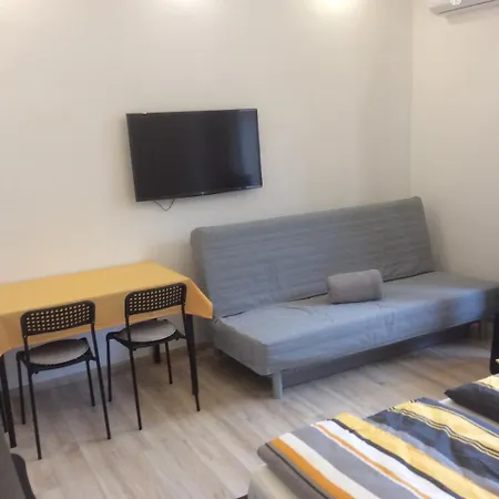 Furedi Virag Apartman *