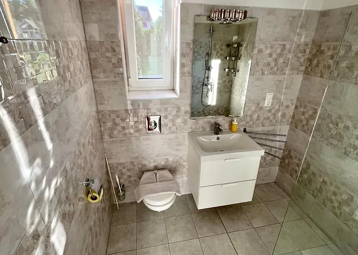 Apartament Fueredi Virag