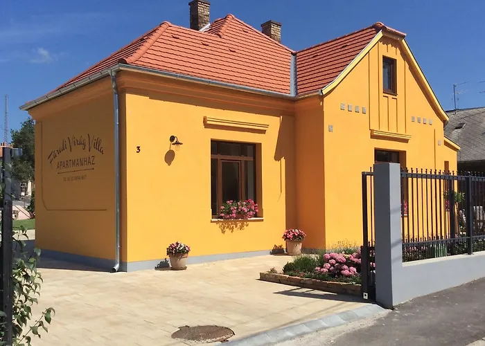 Fueredi Virag * באלאטונפורד